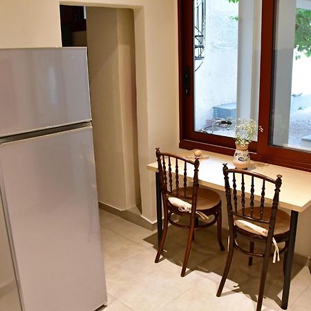Αρχοντικό Σπίτι Στην Αίγινα Apartamento Exterior foto